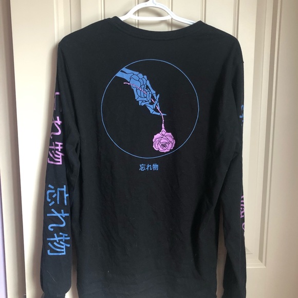 Black Long Sleeved Graphic Tee - Picture 2 of 2